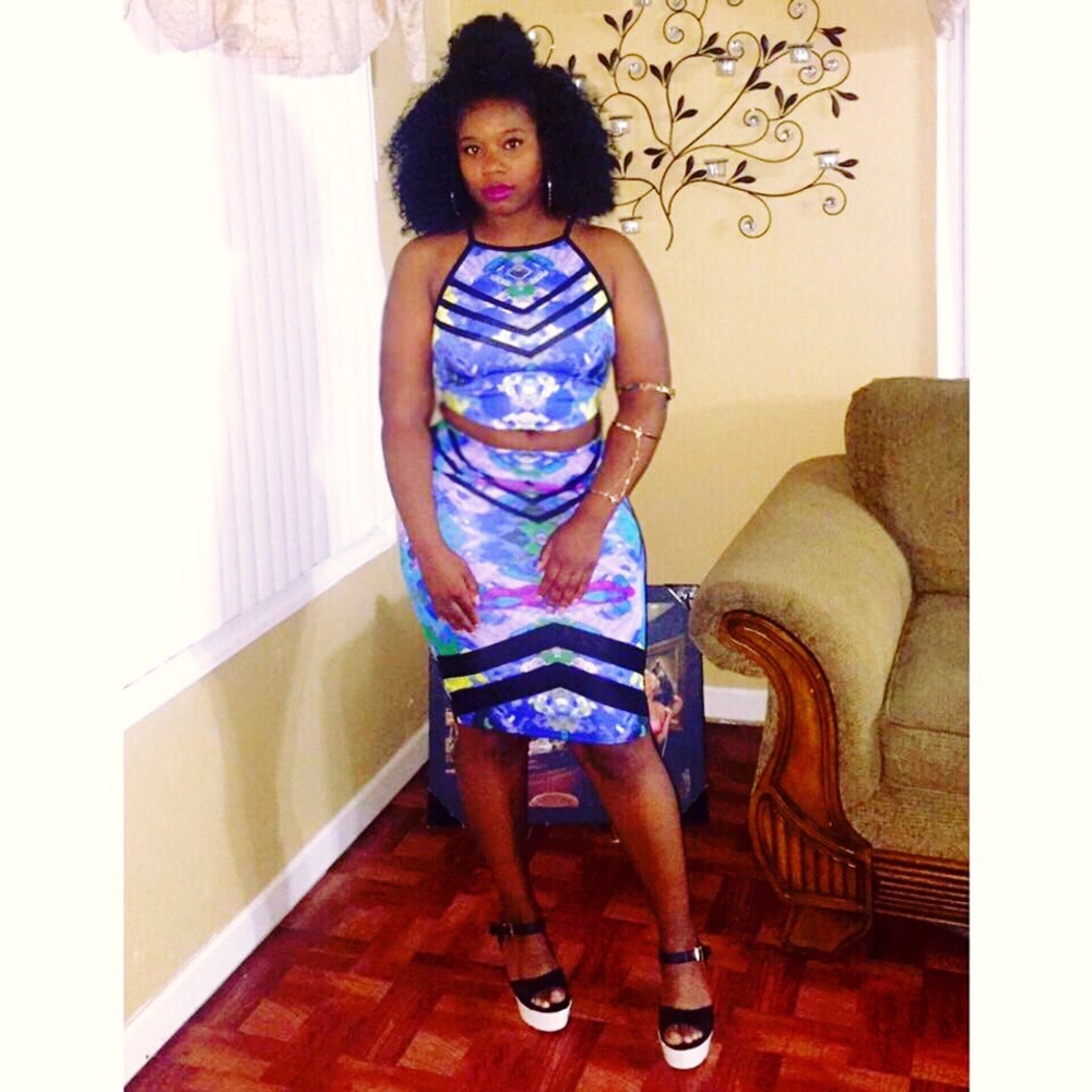 Multicolor Geometric Designed Two Piece Set - Picture 4 of 4
